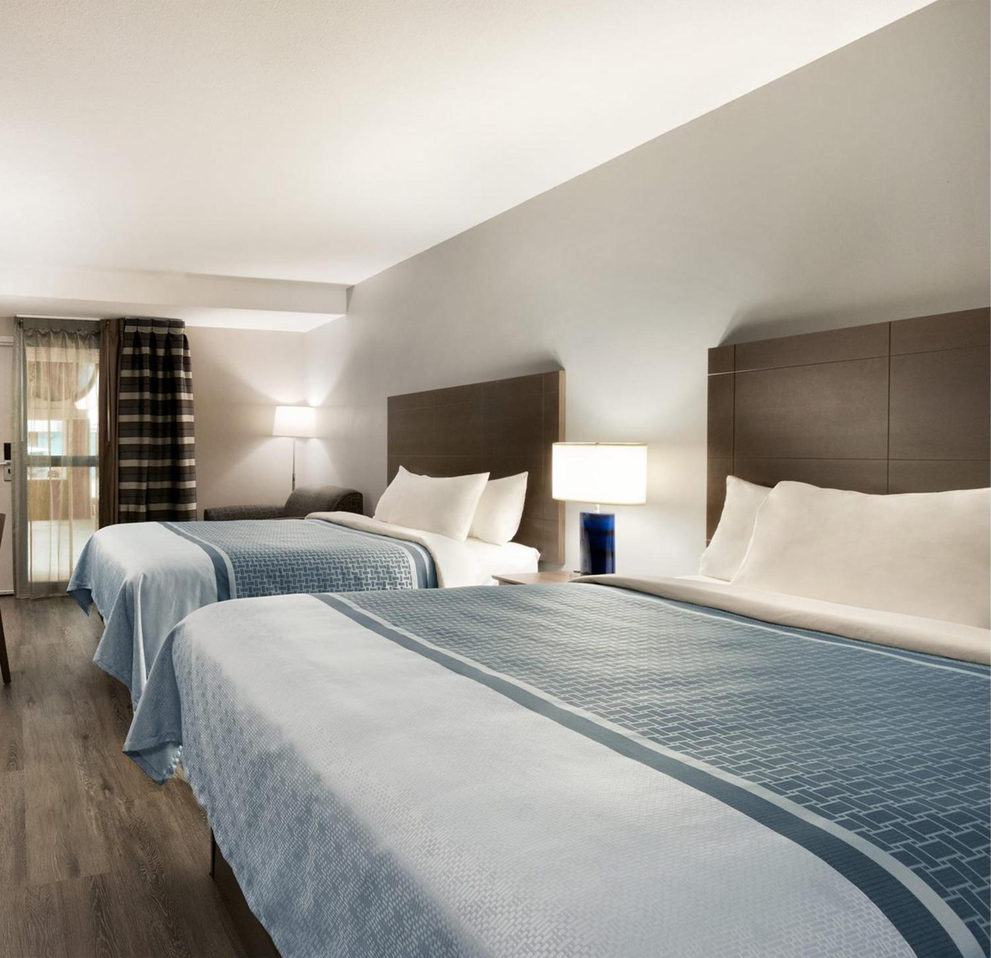 Travelodge Hotel By Wyndham Saskatoon Exteriör bild