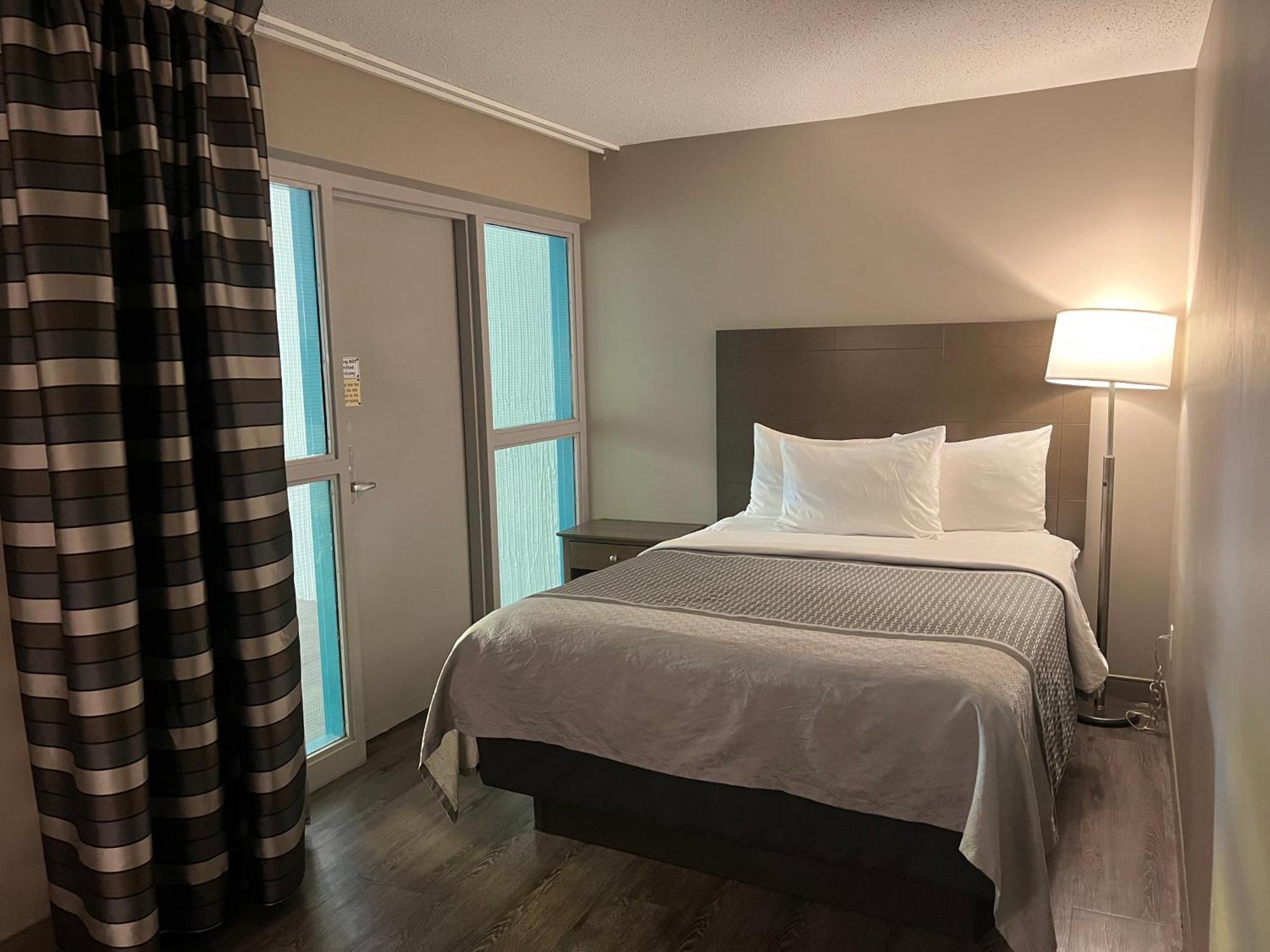 Travelodge Hotel By Wyndham Saskatoon Exteriör bild