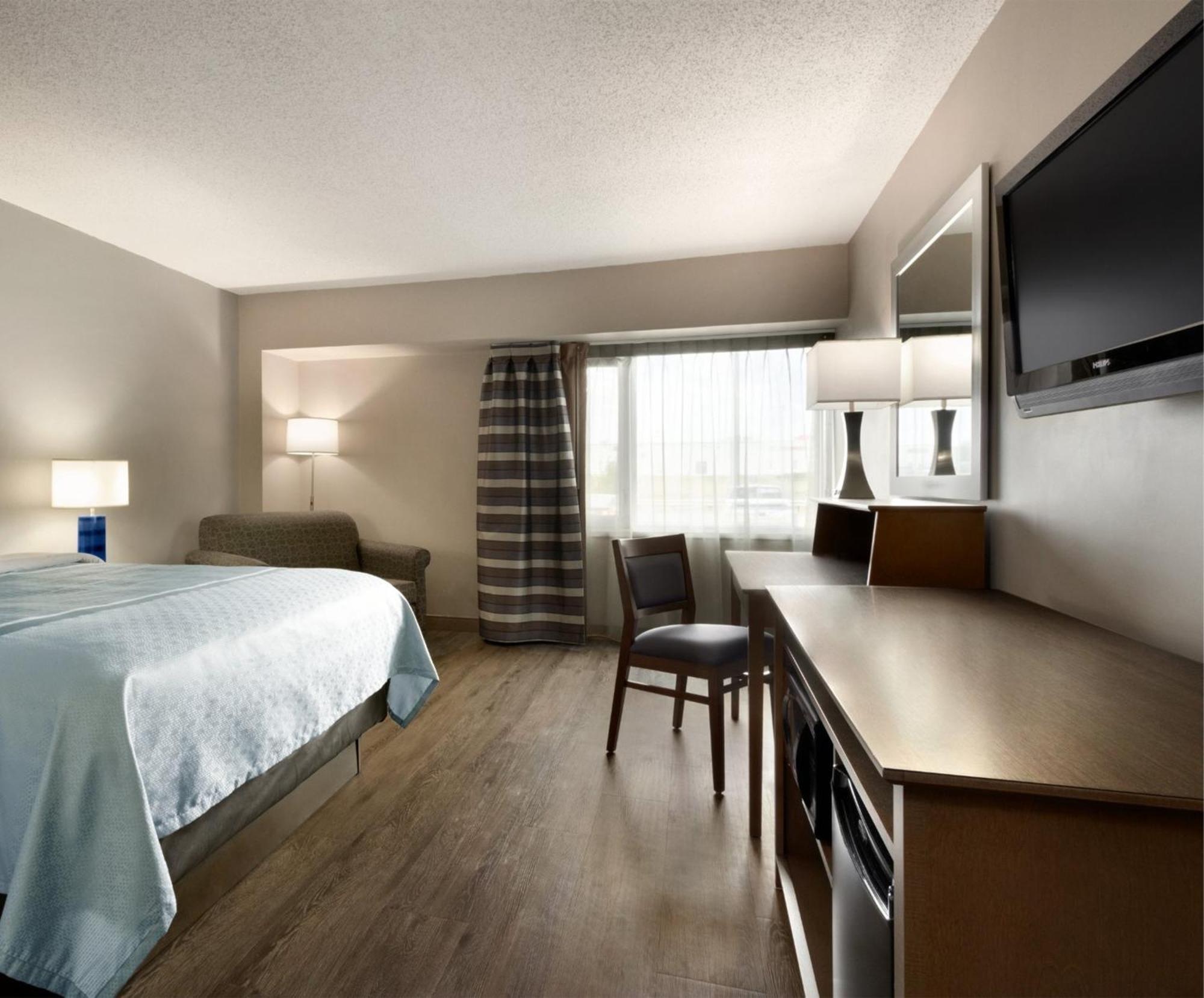 Travelodge Hotel By Wyndham Saskatoon Exteriör bild