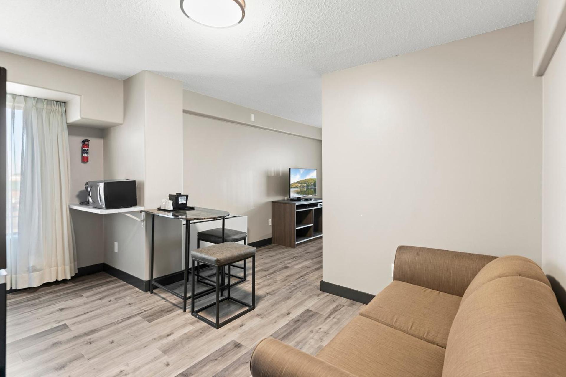 Travelodge Hotel By Wyndham Saskatoon Exteriör bild