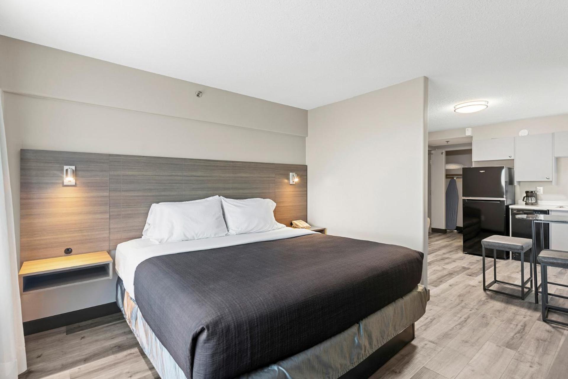 Travelodge Hotel By Wyndham Saskatoon Exteriör bild