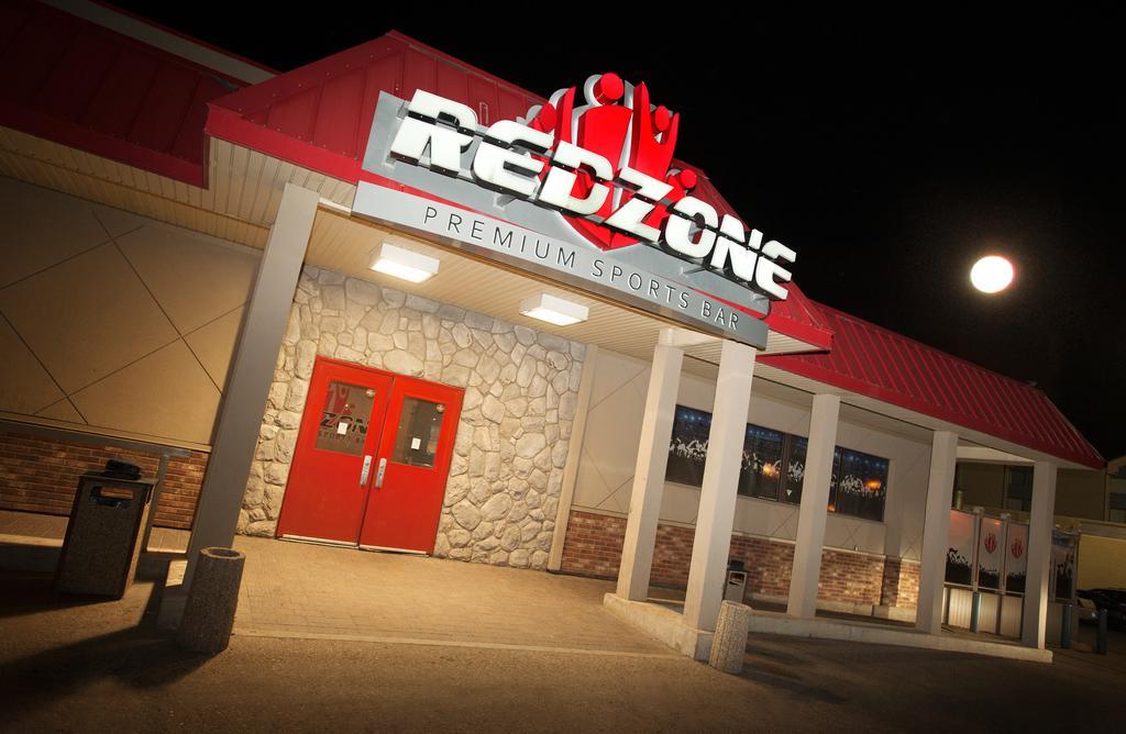 Travelodge Hotel By Wyndham Saskatoon Exteriör bild